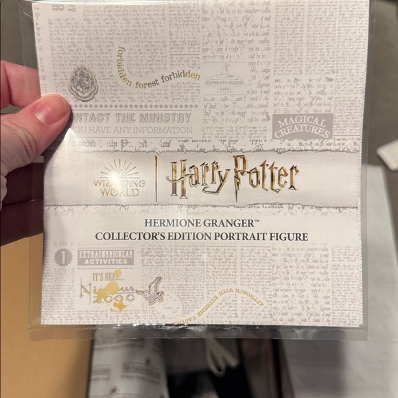 Ashton Drake Hermione Granger NEW - Picture 4 of 4